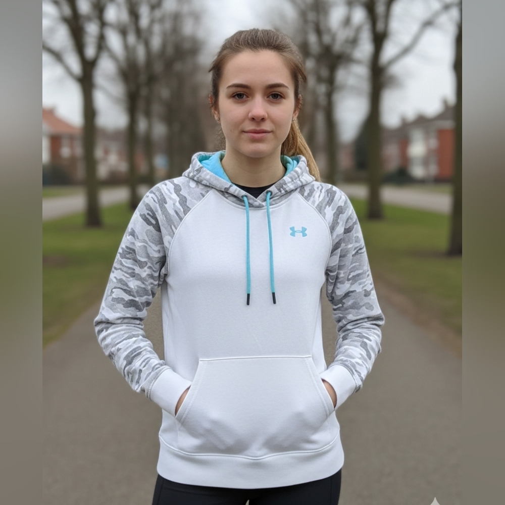 Under Armour white hoodie S